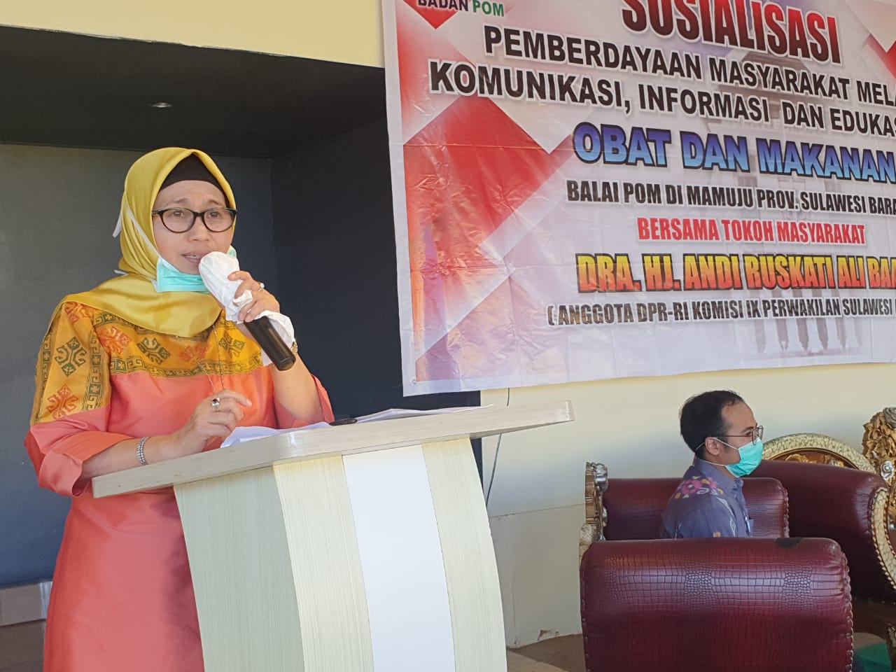 Hj Andi Ruskati Ali Baal Hadiri Sosialisasi Masyarakat Melalui KIE Obat dan Makanan
