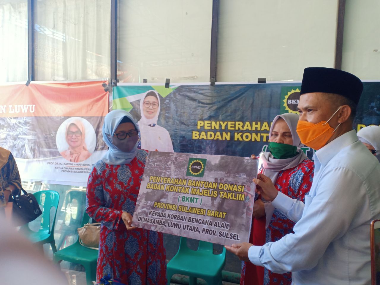 BKMT dan DWP Sulbar Salurkan Donasi untuk Korban Banjir Bandang Masamba