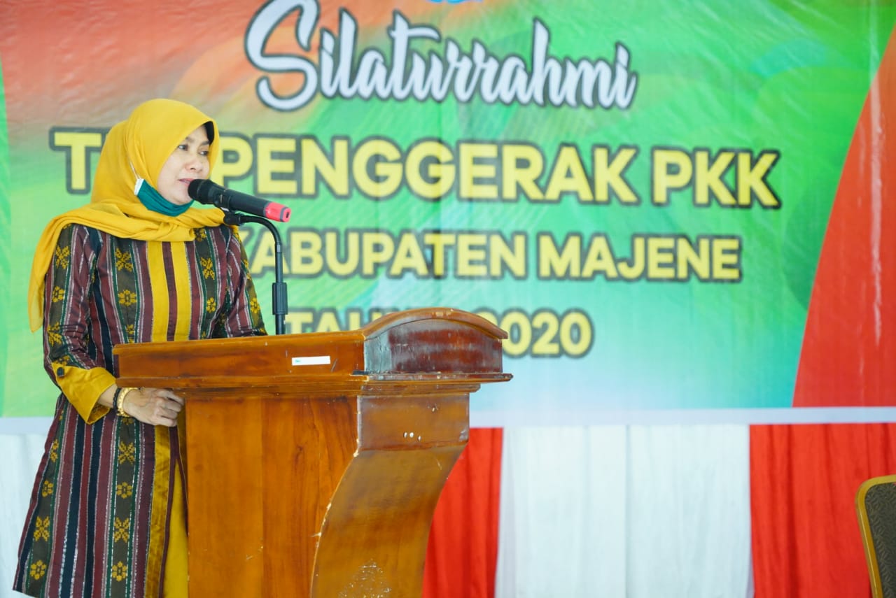 Patmawati Imbau kepada TP-PKK Majene Pentingnya Pencegahan Covid-19