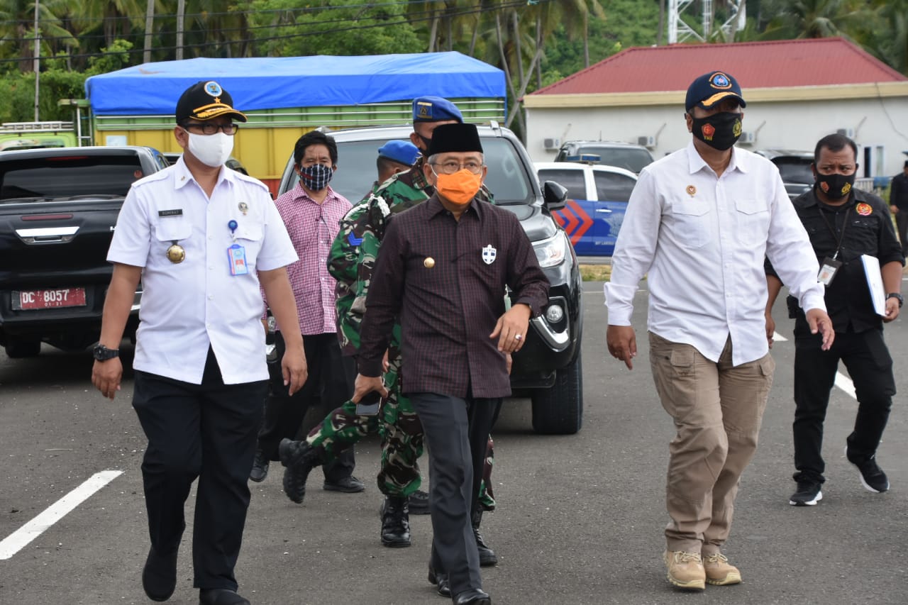 Gubernur Resmikan Akses Jalan Pelabuhan Belang-Belang Senilai Rp19 Miliar Lebih