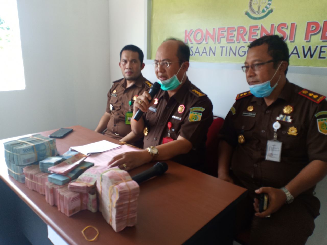 Kejati Sulbar Fasilitasi Penitipan Uang Penggati dari Terdakwa Tipikor yang Ditangani Kejari Pasangkayu