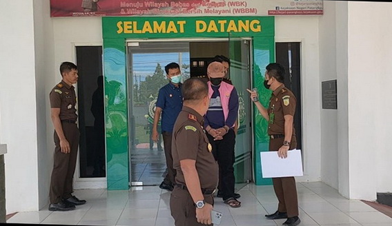 Setahun DPO, Maulana Arief Menyerahkan Diri ke Kejari Pasangkayu