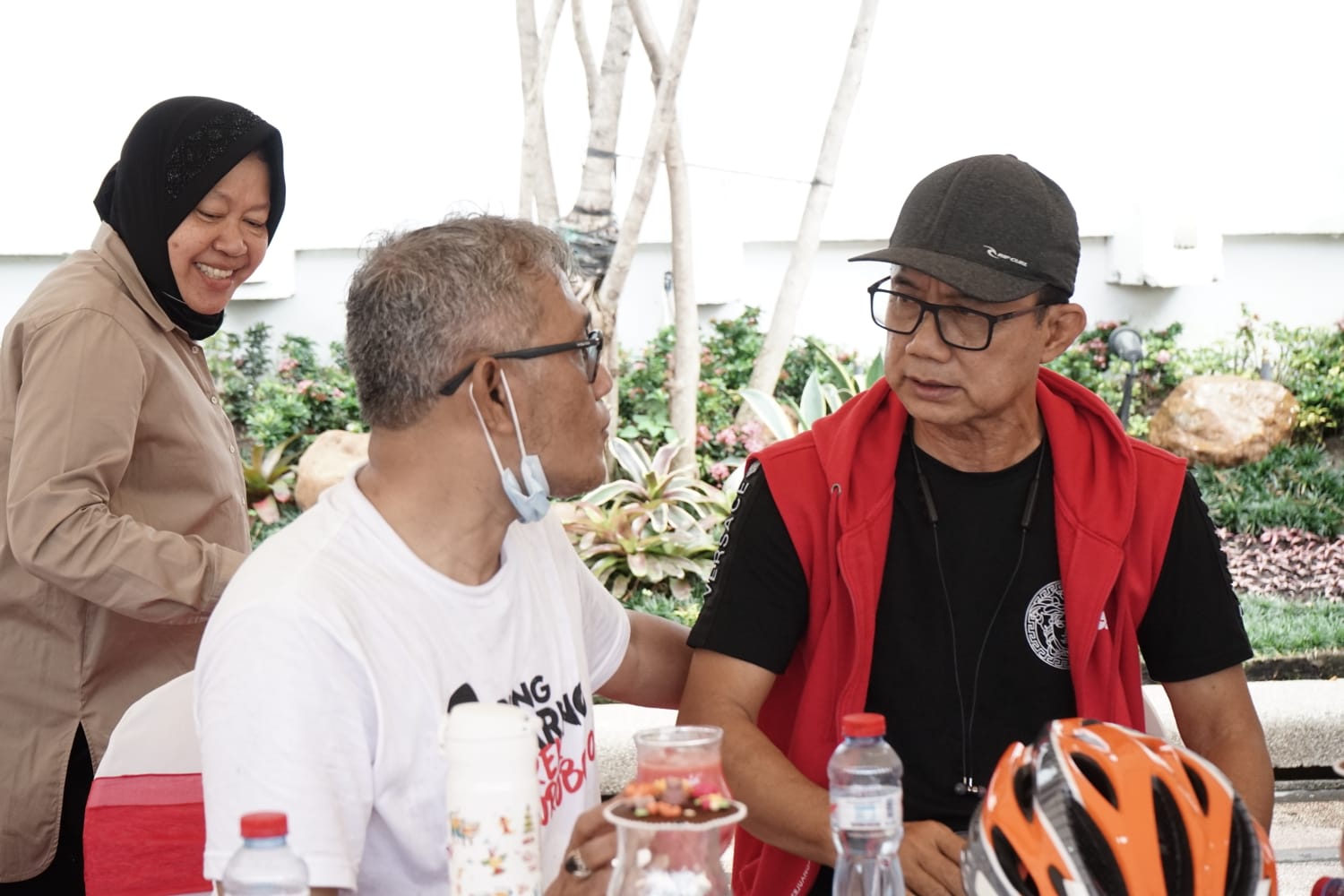 Sampaikan Pesan Megawati, Hasto Gowes Keliling Surabaya 50 KM