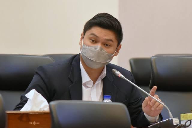 Komisi 1 DPR Puji Jenderal Dudung Sebagai Jenderal Santri yang Peduli Kesulitan Rakyat