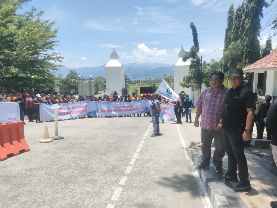 Pemprov Sulbar Lakukan Pendekatan Dialogis dan Humanis, Aksi Dua Kelompok Unjuk Rasa Berlangsung Tertib