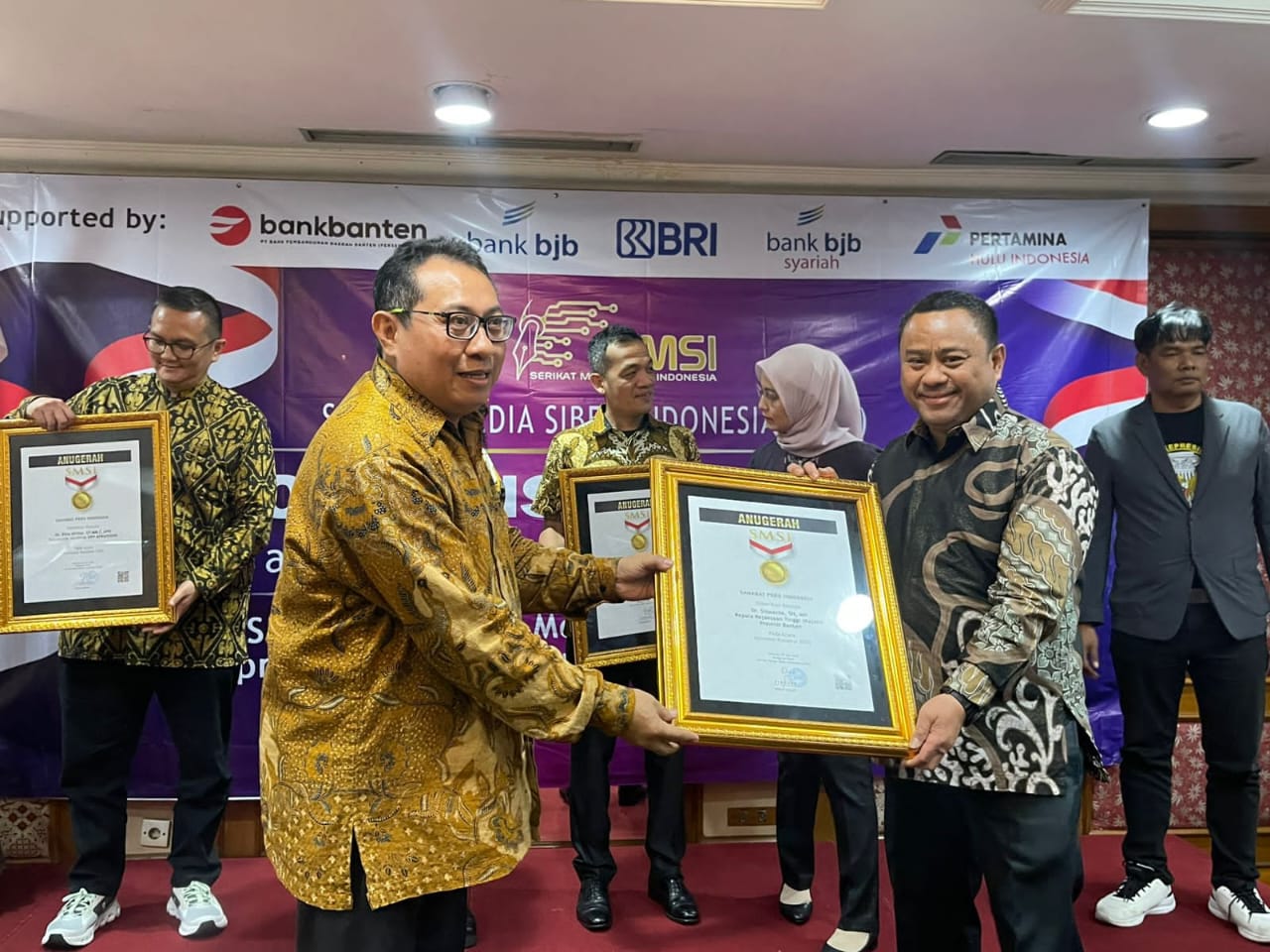 Puluhan Tokoh Nasional Raih Anugerah Sahabat Pers dan Pin Emas Dalam Konvensi Nasional SMSI