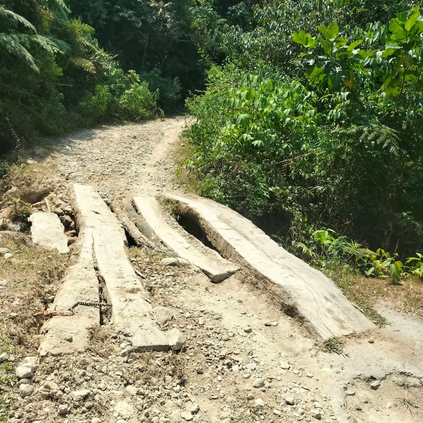 Jalan ‘Nenek Moyang’ Matangnga-Keppe Menghubungkan 2 Kabupaten di Sulawesi Barat
