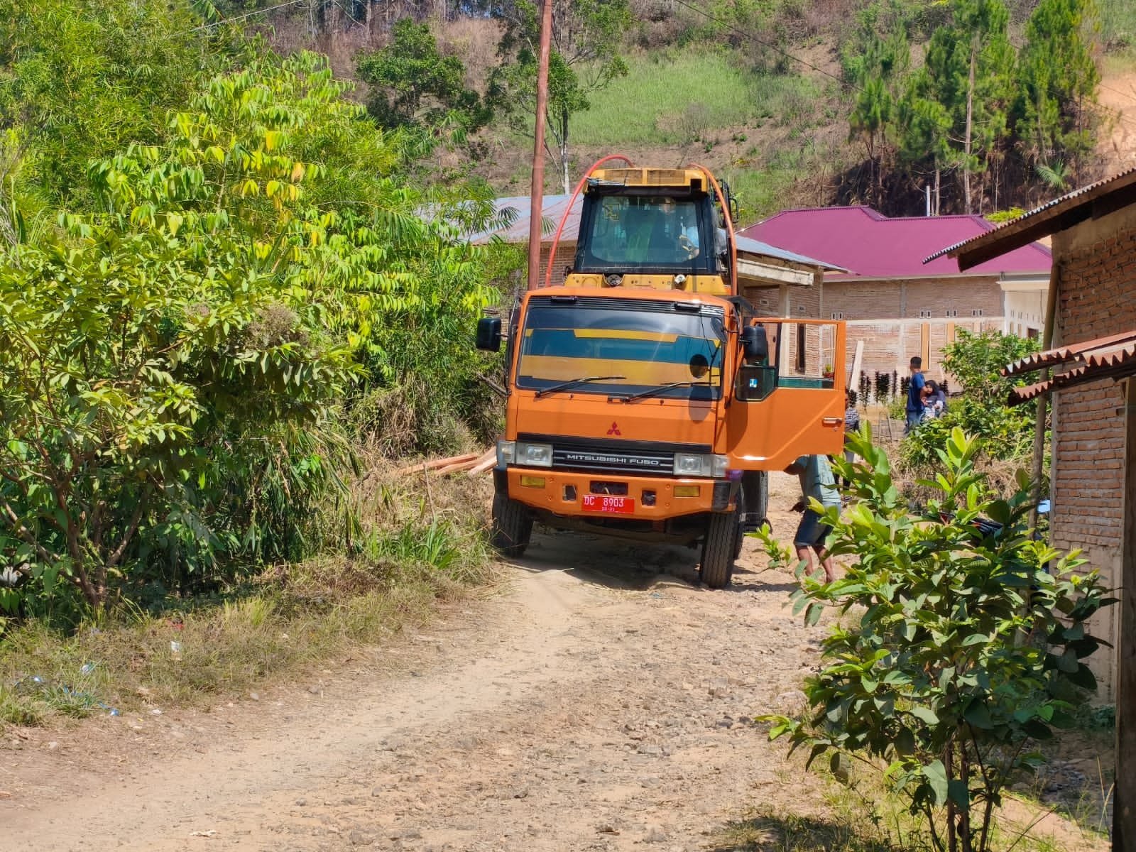 Berpuluh Tahun Harapan, Kini Jalan Poros Keppe-Matangnga Dibeton